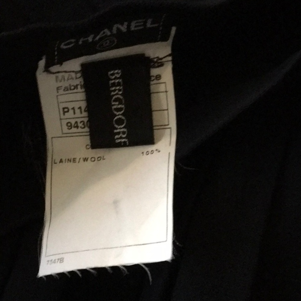 Black Chanel pleated skirt - Picture 7 of 8